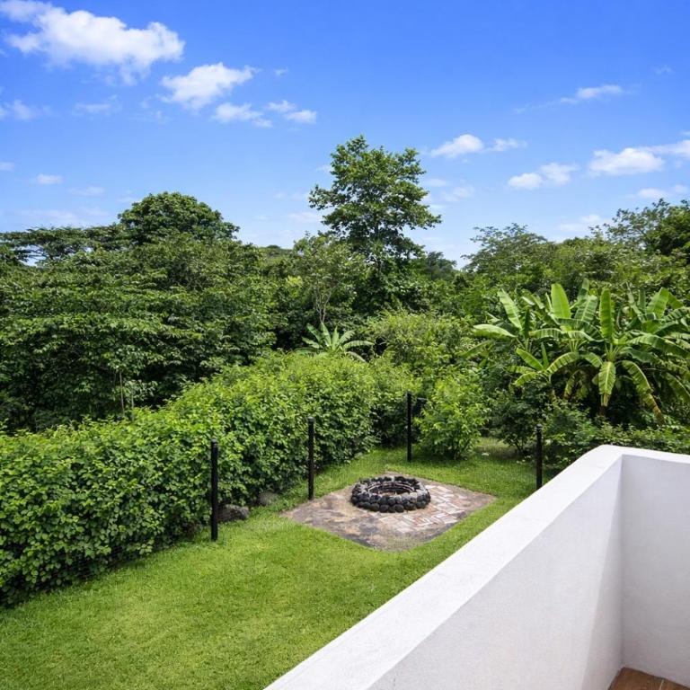 Amancay House, Jacuzzi and Pool - Habitación con cama extragrande y balcón - 1