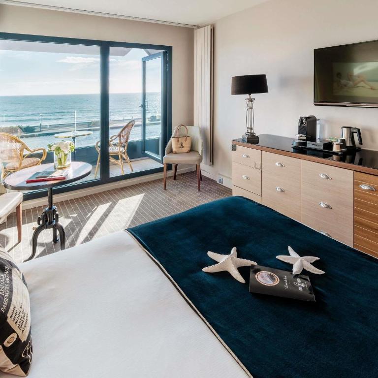 Côte Ouest Thalasso & Spa Les Sables d'Olonne - MGallery Collection - Superior Room with One Queen-Size Bed or Two Single Beds and Balcony - Sea View - 4