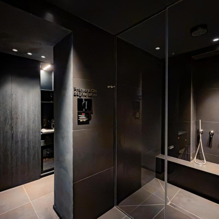 B Suite Spa - Superior King Room - 4