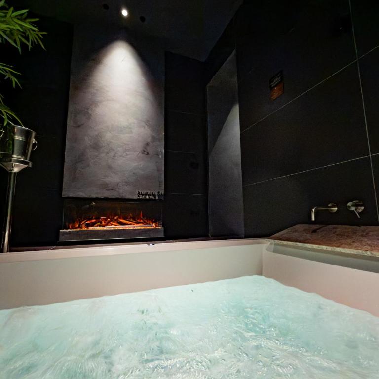 B Suite Spa - Superior King Room - 1