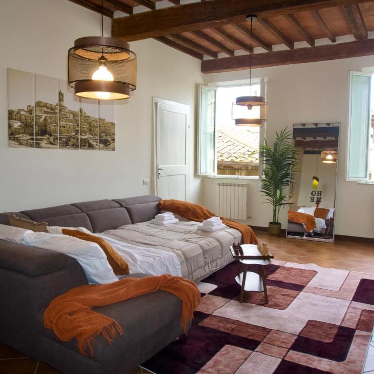 Exclusive Siena Retreat for Groups - Duomo View - 3 Bedrooms - Gaming Room - Three-Bedroom Apartment with View - 7