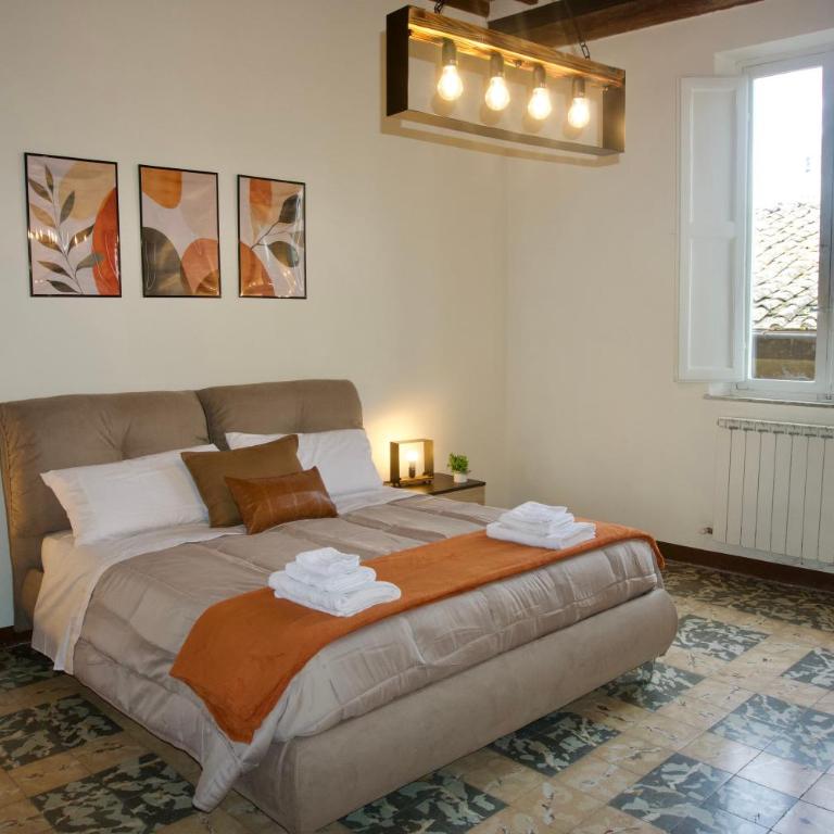 Exclusive Siena Retreat for Groups - Duomo View - 3 Bedrooms - Gaming Room - Three-Bedroom Apartment with View - 17