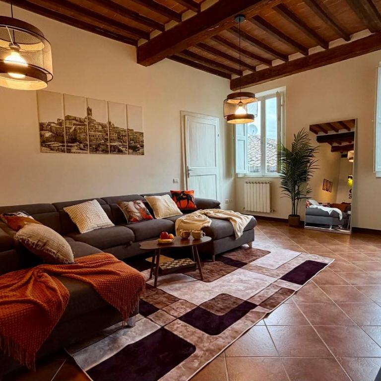Exclusive Siena Retreat for Groups - Duomo View - 3 Bedrooms - Gaming Room - Three-Bedroom Apartment with View - 1