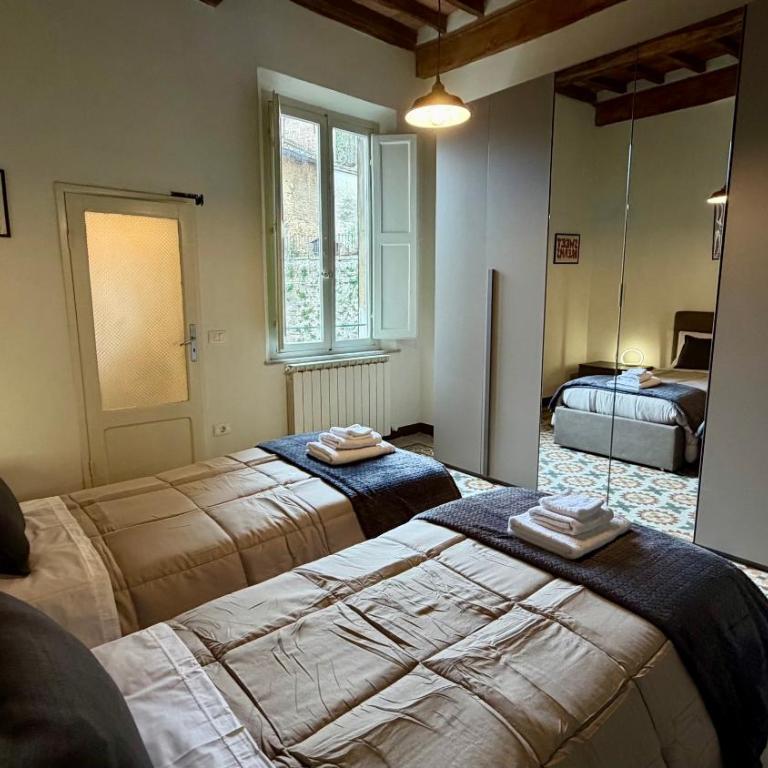Exclusive Siena Retreat for Groups - Duomo View - 3 Bedrooms - Gaming Room - Three-Bedroom Apartment with View - 24