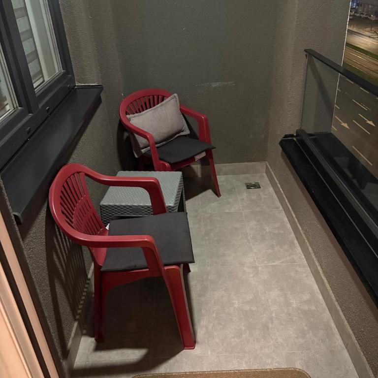 Modern Two Bedroom Apartment Bulevar Sarajevo Private Garage - Apartman sa 2 Spavaće Sobe - 10