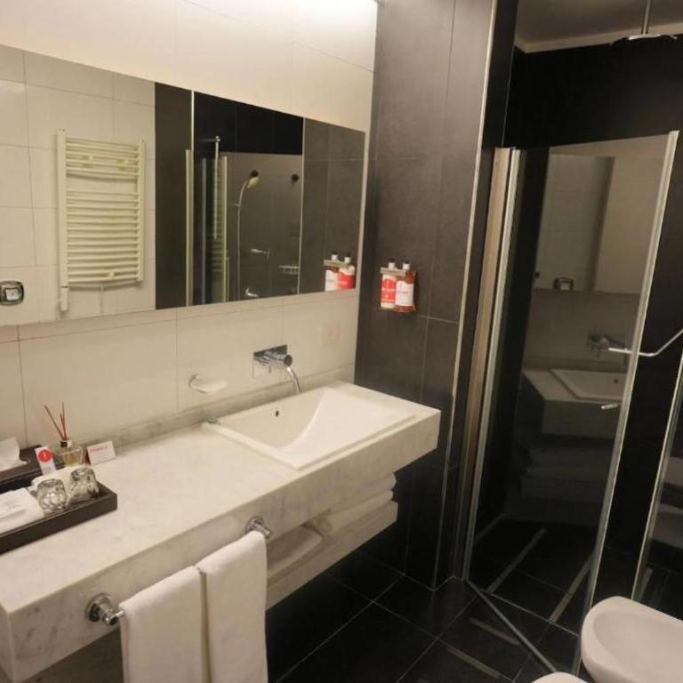 Mitre apert Suites - Two-Bedroom Apartment - 11
