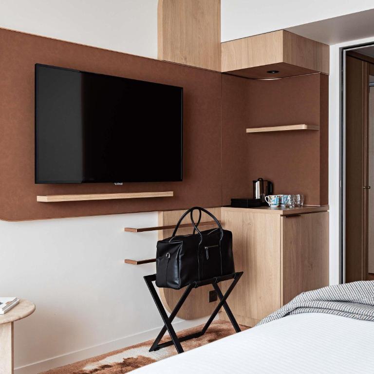 Pullman Paris Centre - Bercy - Chambre Supérieure avec Lit King-Size et Canapé-Lit Enfant - 1