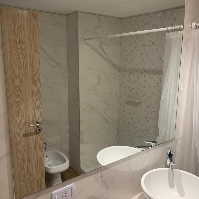 Amplio y departamento en pleno centro de Rosario - Apartamento de 1 dormitorio - 19