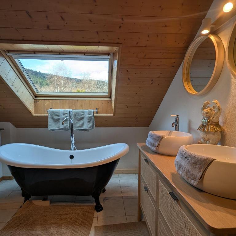 Chalet chaleureux à Gérardmer avec spa et sauna - FR-1-589-843 - Maison de Vacances - 29