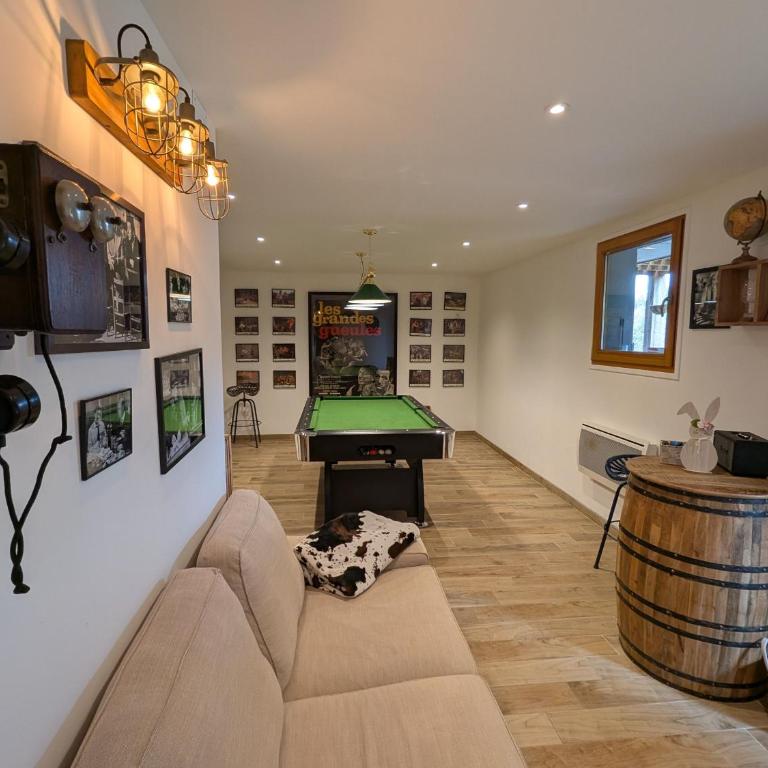 Chalet chaleureux à Gérardmer avec spa et sauna - FR-1-589-843 - Maison de Vacances - 32