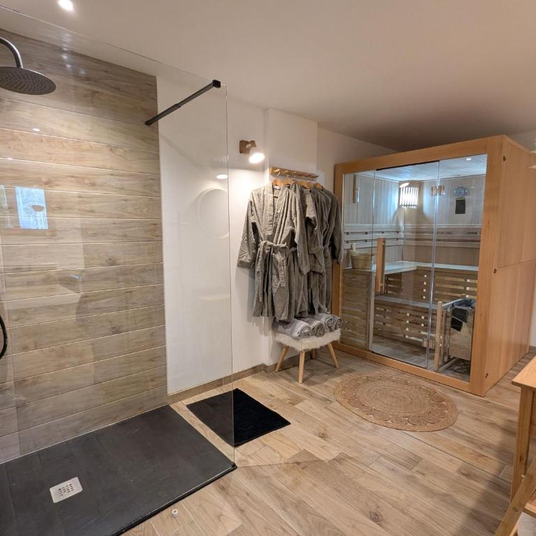 Chalet chaleureux à Gérardmer avec spa et sauna - FR-1-589-843 - Maison de Vacances - 35