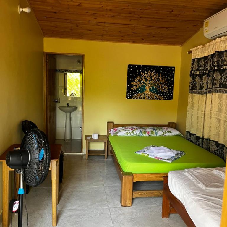Cabañas Cambaro - Triple Room - 20