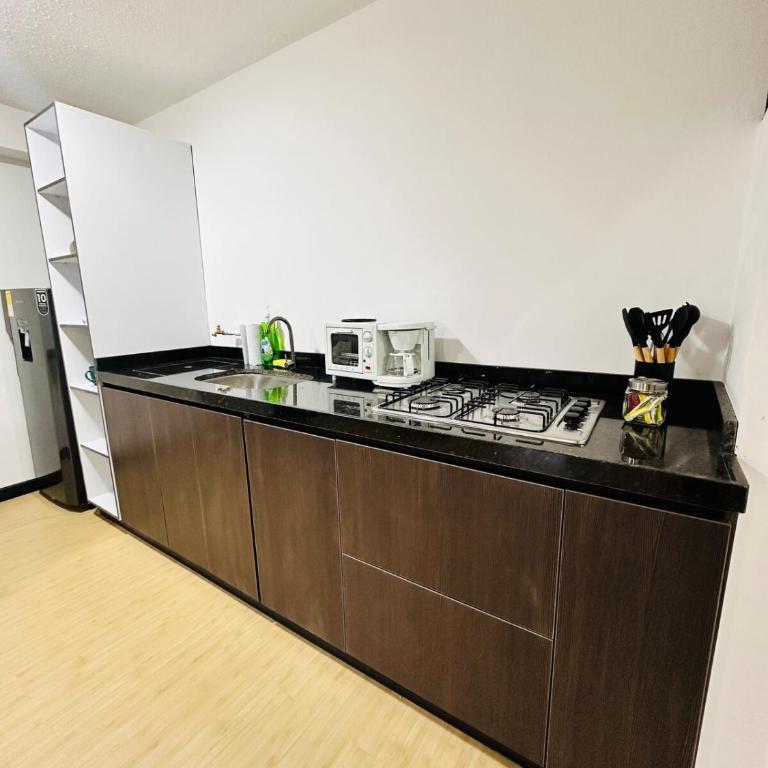 Habitación cerca al aeropuerto en apartamento compartido - Apartamento de 1 dormitorio - 15