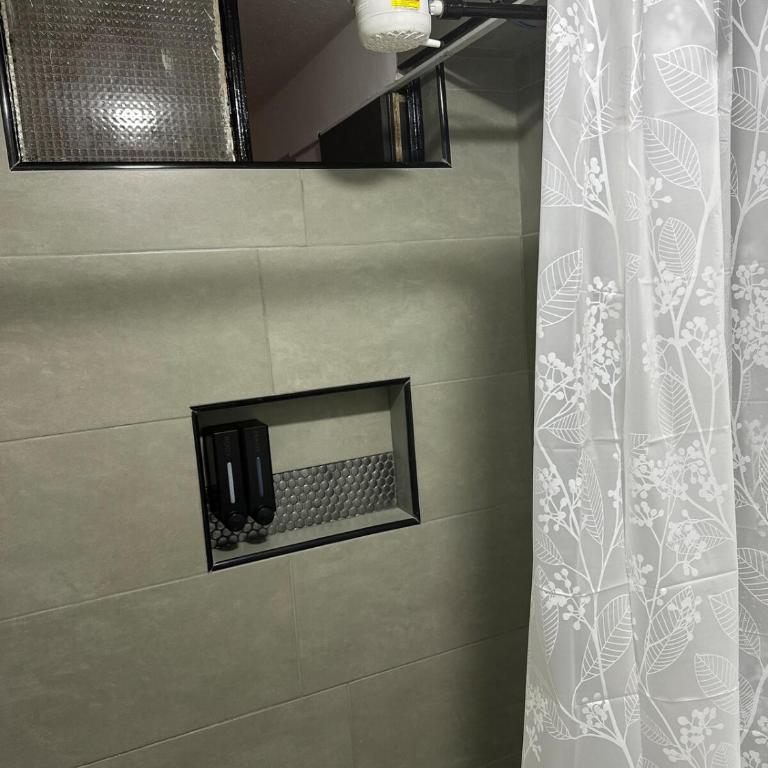 Habitación cerca al aeropuerto en apartamento compartido - Apartamento de 1 dormitorio - 23