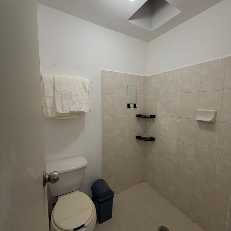 Casa en fracc residencial privado frente a un parque 2 dormitorios - Two-Bedroom House - 20