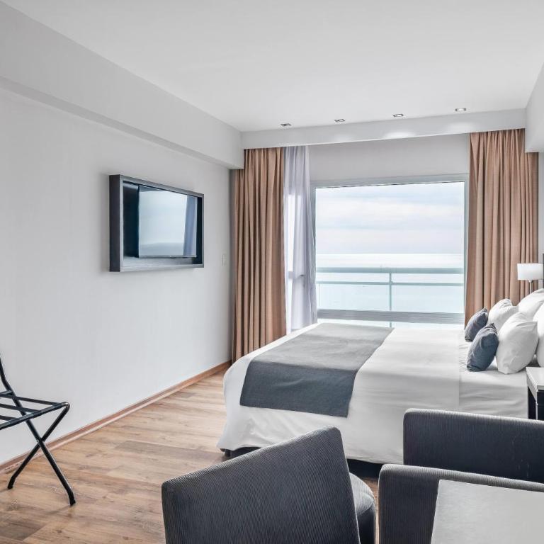 Dazzler by Wyndham Puerto Madryn - Queen or Twin Room with Balcony and Ocean View - Non-Smoking - 5