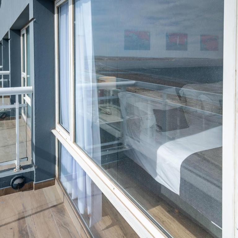 Dazzler by Wyndham Puerto Madryn - Queen or Twin Room with Balcony and Ocean View - Non-Smoking - 6