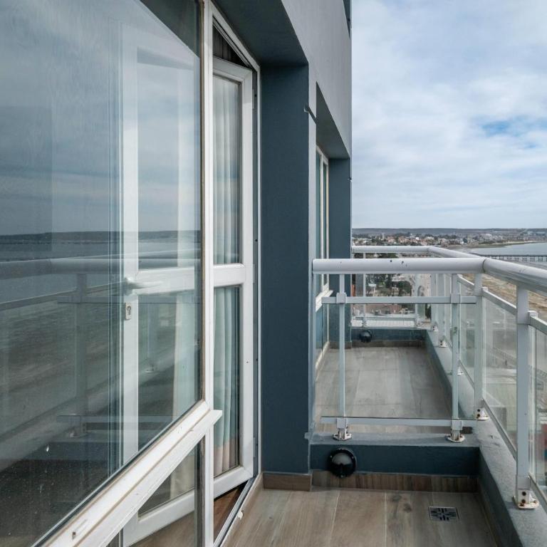 Dazzler by Wyndham Puerto Madryn - Queen or Twin Room with Balcony and Ocean View - Non-Smoking - 7