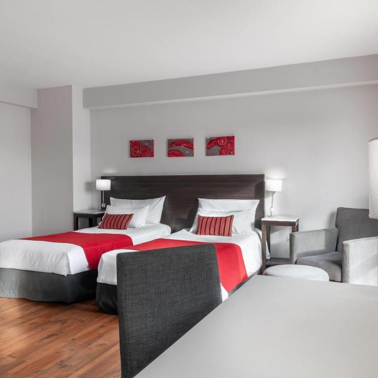 Dazzler by Wyndham Puerto Madryn - Triple Room with City View - Non-Smoking - 3