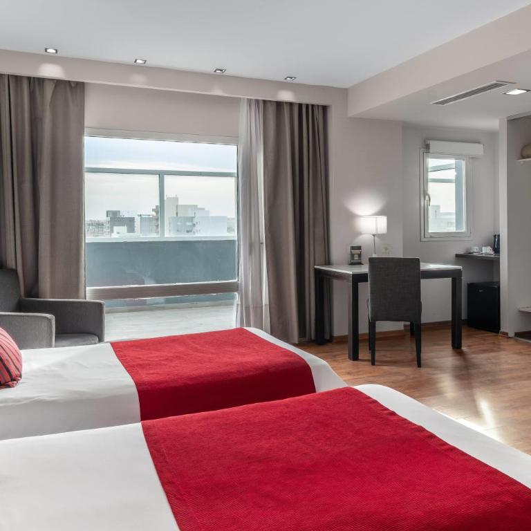 Dazzler by Wyndham Puerto Madryn - Triple Room with City View - Non-Smoking - 1