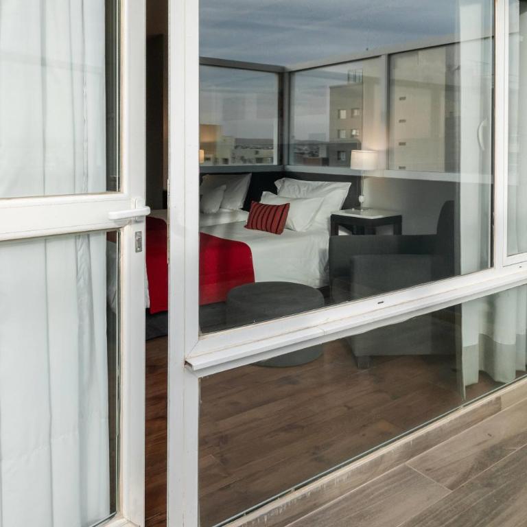 Dazzler by Wyndham Puerto Madryn - Triple Room with City View - Non-Smoking - 5