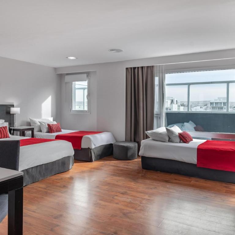 Dazzler by Wyndham Puerto Madryn - Habitación Familiar con vistas a la ciudad - No fumadores - 1