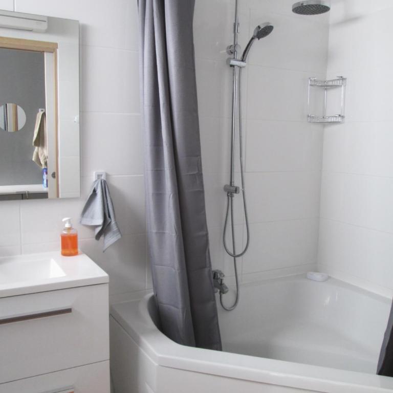 La Maïoun Guesthouse - Lit dans Dortoir pour Femmes de 6 Lits (Femmes Uniquement) - 8