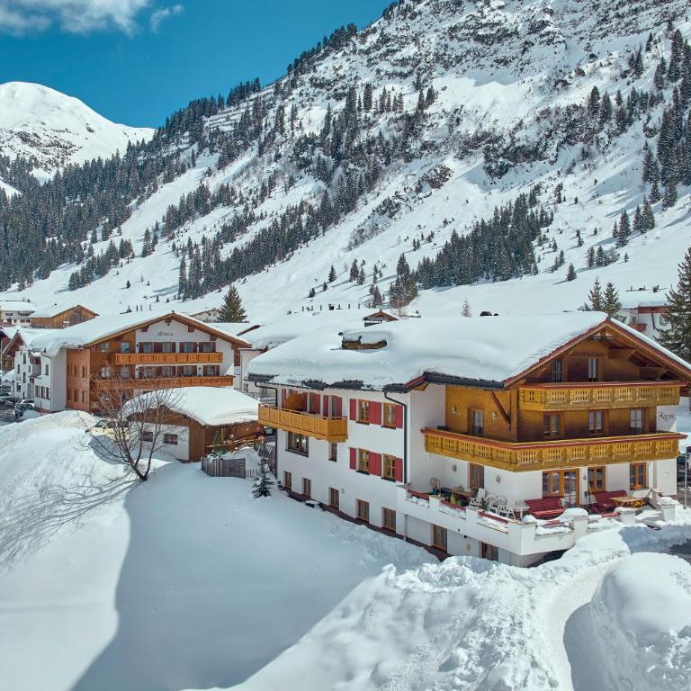 Pension Regina - Doppelzimmer mit Balkon - 1