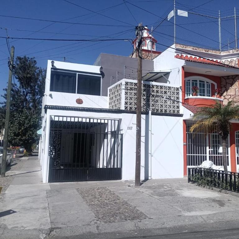 Full House in Zapopan Centrally located - Apartment - Split Level - 78