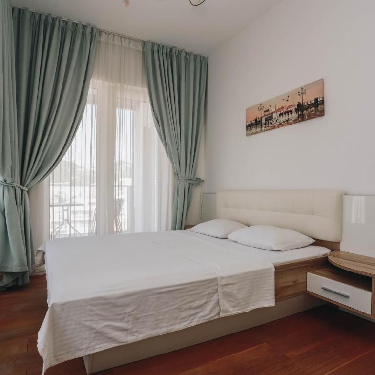 Apartament of Tre Canne Budva - Two-Bedroom Apartment with Balcony - 16
