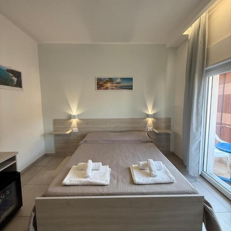 Porta sul Mare - King Room with Balcony - 8