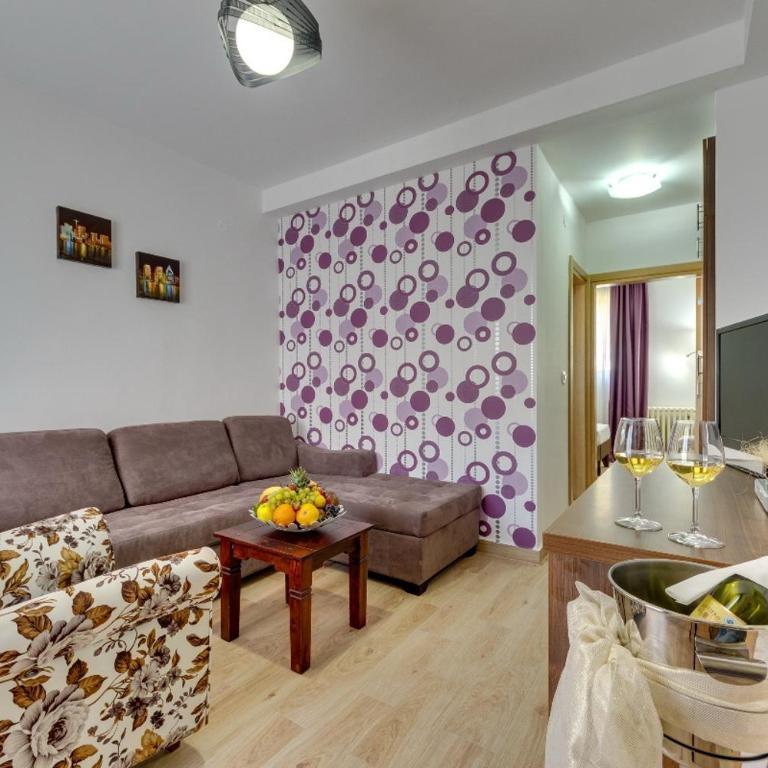 Sutomore Akapulco Hotel - Porodična Soba sa Balkonom - 4