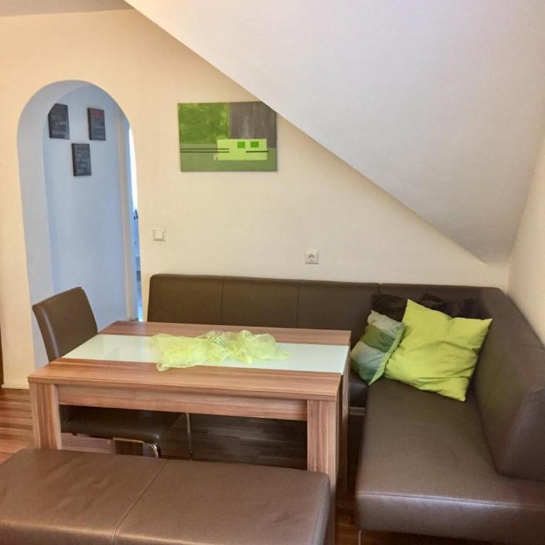 Ferienwohnung H&H Happy Holiday - Apartment mit Balkon - 8