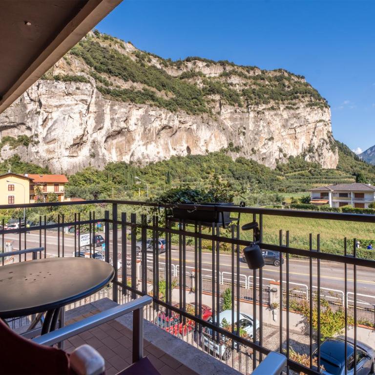 Hotel Angelini - Doppelzimmer mit Balkon und Bergblick - 4