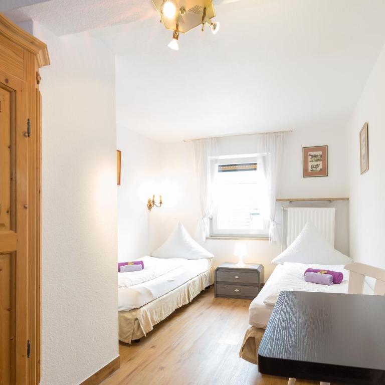 Hotel Moosbichl - Camera Doppia con Letti Singoli e Bagno in Comune - 6