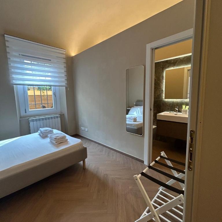 Casa Vacanze Boschi - Three-Bedroom Apartment - 26