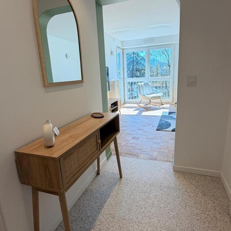 Cozy 2BR Flat 10 Min to Lake City Centre - Apartment mit 2 Schlafzimmern - 15