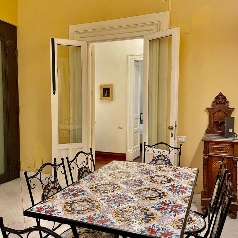 Dimora Ferrari - Grand Historic Apartment by the Cathedral - Apartment - 34