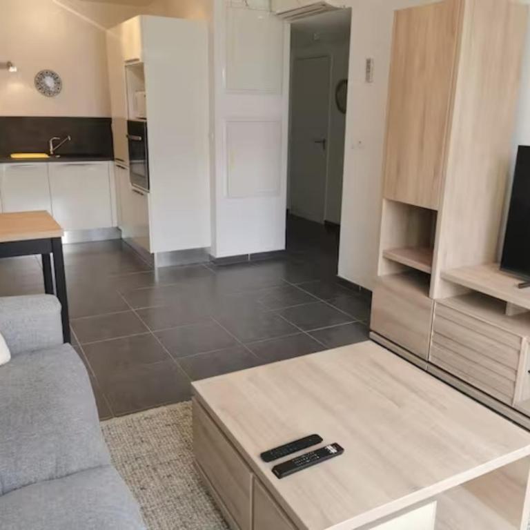 Les Meridiennes, Terrasse, Plages à 5mn et parking privé - Two-Bedroom Apartment - 2