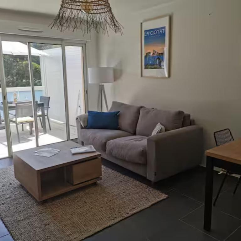 Les Meridiennes, Terrasse, Plages à 5mn et parking privé - Two-Bedroom Apartment - 5