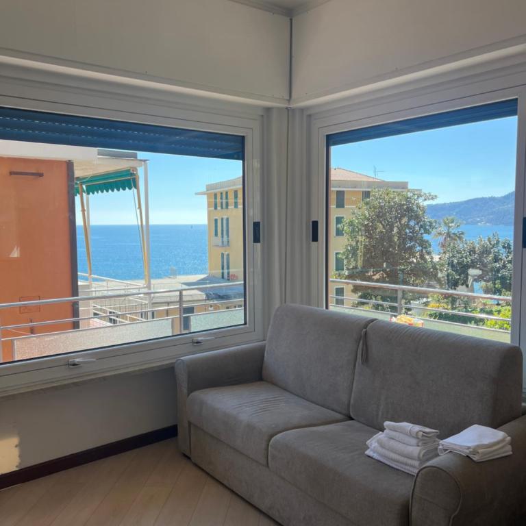 WELCOME RIVIERA-Primavera 1A- Vista mare- spazioso e comodo appartamento-2 bagni-wifi-aria condizionata in ogni stanza-garage a pagamento 15 euro al giorno - Appartamento con 2 Camere da Letto - 1