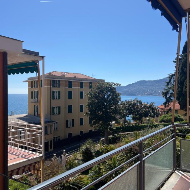 WELCOME RIVIERA-Primavera 1A- Vista mare- spazioso e comodo appartamento-2 bagni-wifi-aria condizionata in ogni stanza-garage a pagamento 15 euro al giorno - Appartamento con 2 Camere da Letto - 6