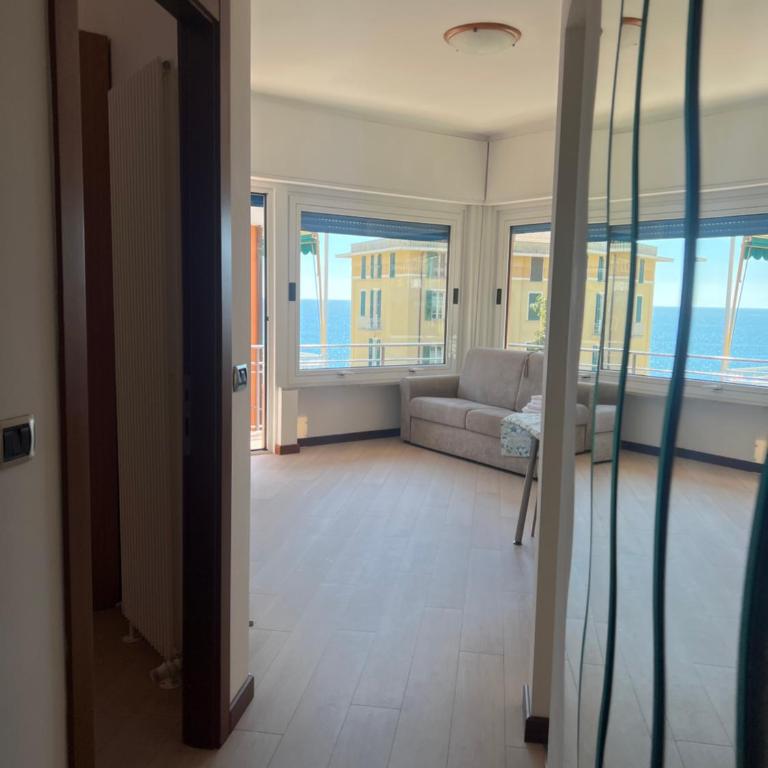 WELCOME RIVIERA-Primavera 1A- Vista mare- spazioso e comodo appartamento-2 bagni-wifi-aria condizionata in ogni stanza-garage a pagamento 15 euro al giorno - Appartamento con 2 Camere da Letto - 3