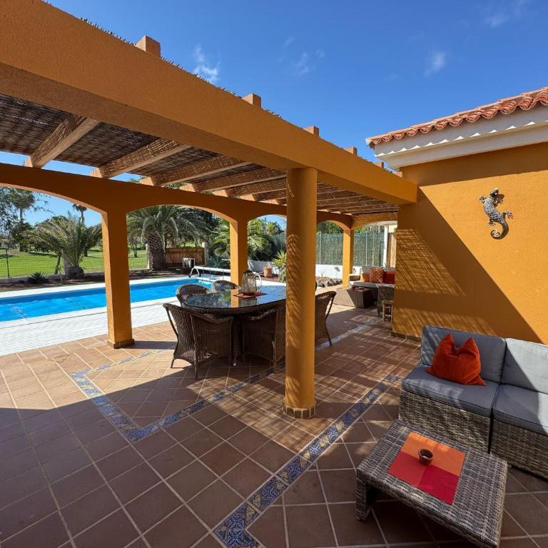Villa Caminante - Frontline Golf - Caleta de Fuste - Three-Bedroom Villa - 12