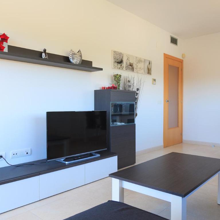 UHC Paradise Village Family Complex - Two-Bedroom Apartment - 10
