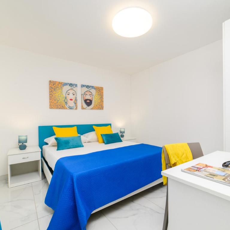 Estate4home - Suites Margar - Camera Matrimoniale con Bagno Privato - 2