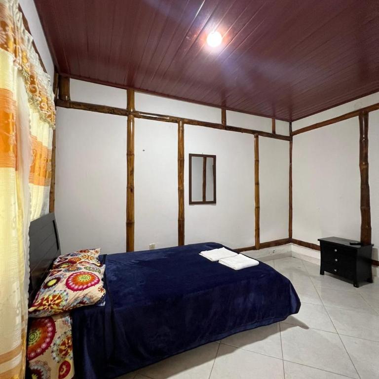HOTEL Parque recreacional EL LAGO LIBANO - Habitación Doble con baño privado - 2 camas - 2