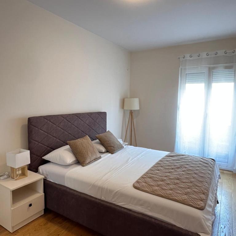 White Homes 49/71 - Central Point - One-Bedroom Apartment - 18