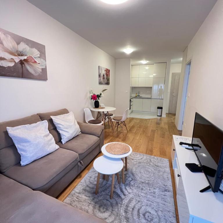 White Homes 49/71 - Central Point - One-Bedroom Apartment - 17