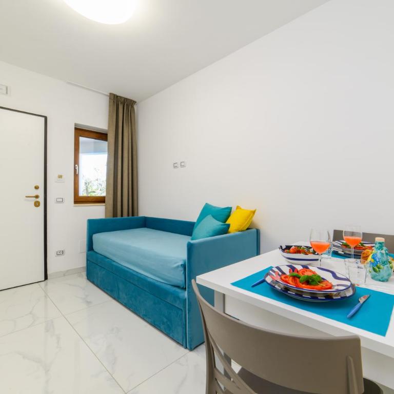 Estate4home - Suites Margar - Camera Quadrupla con Vista Mare - 8